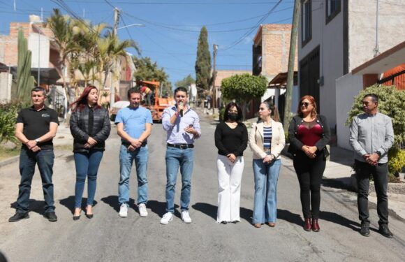 Arranca rehabilitación de calle Encino en colonia Lomas del Valle
