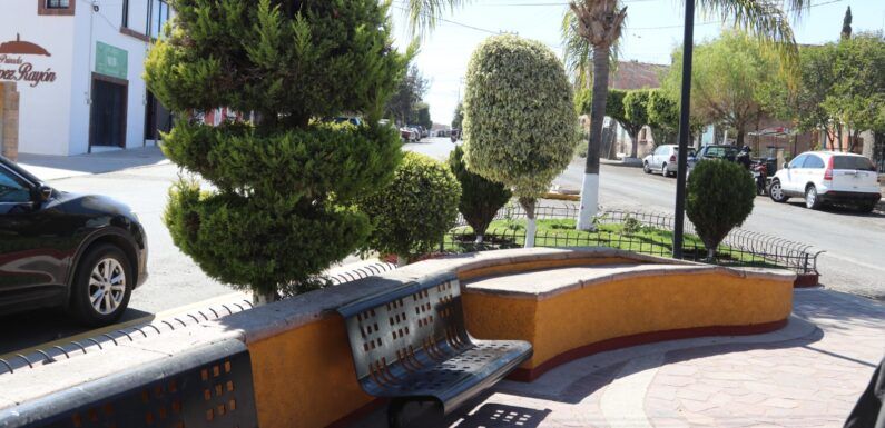 Rehabilitan Plaza del Alcalde en la colonia El Refugio