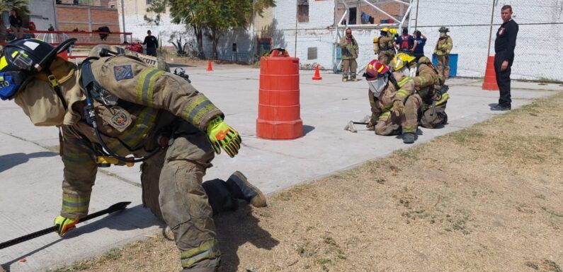 Protección Civil recibe capacitación por parte de Bomberos Latinos A.C.