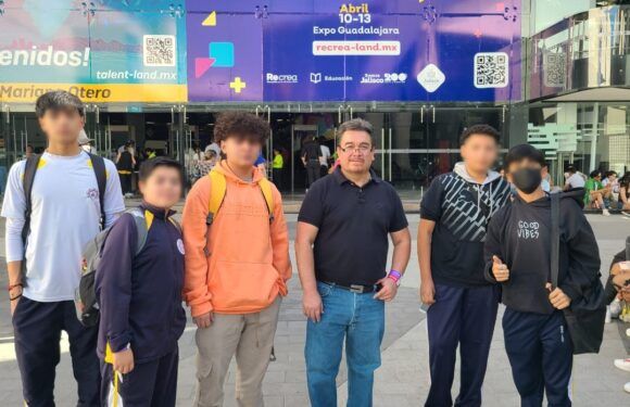 Gobierno Municipal lleva a estudiantes laguenses a Recrea Land en Guadalajara
