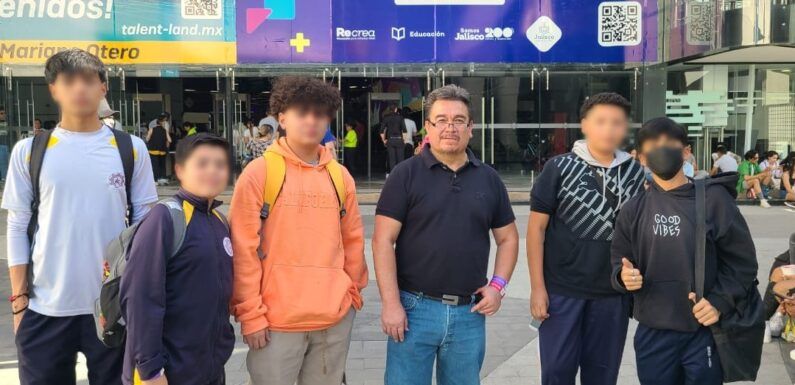 Gobierno Municipal lleva a estudiantes laguenses a Recrea Land en Guadalajara
