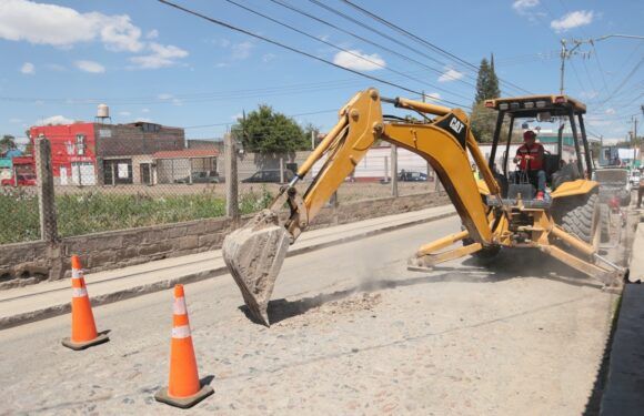 Arrancan rehabilitación de la calle 16 de Septiembre en Barrio Bajo de Moya