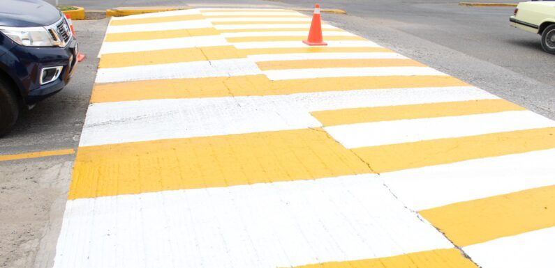 Baliza Obras Públicas avenida Democracia y bulevar Orozco y Jiménez