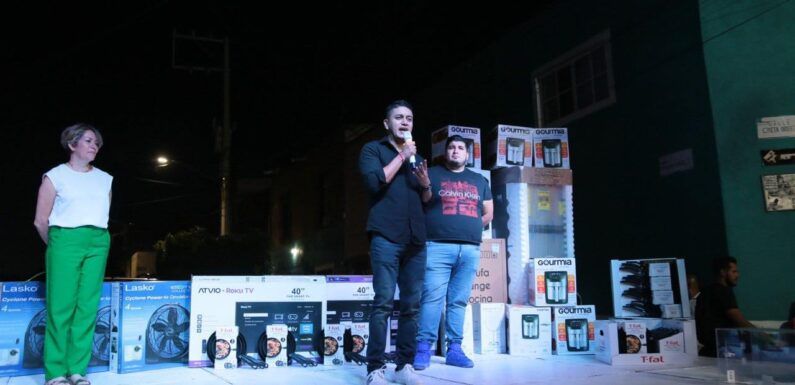 Con la presencia de cientos de mamás, Gobierno Municipal realiza festival del Día de las Madres