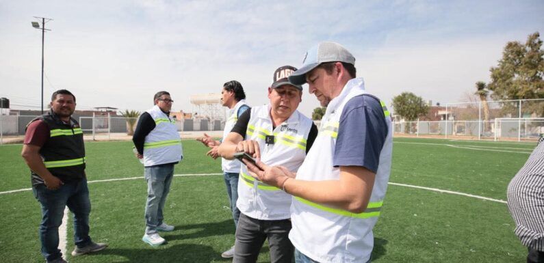 Supervisa Alcalde trabajos de mantenimiento en canchas de La Esmeralda y Las Huertitas