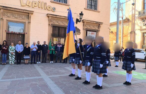 Conmemoran aniversario de la promulgación de la Constitución Mexicana
