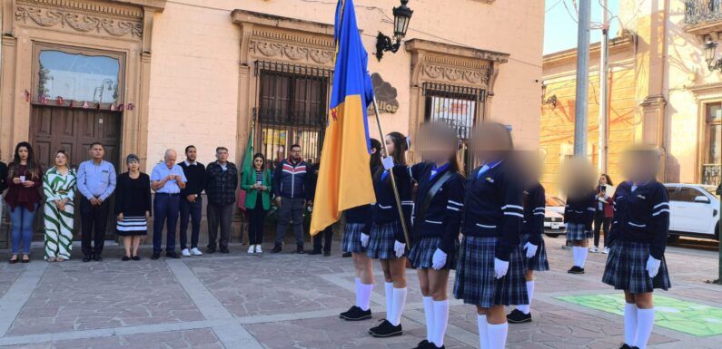 Conmemoran aniversario de la promulgación de la Constitución Mexicana