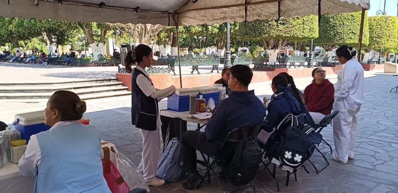 Llevan servicios médicos al Centro de la ciudad