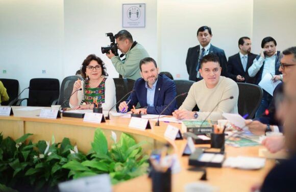 Tecutli Gómez sube a la mesa de la JUCOPO el tema de los lecheros