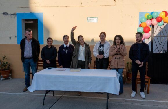 Erika Cuevas inaugura cancha en el Colegio Pablo Anda 