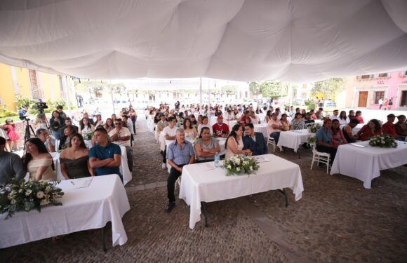 Realizan matrimonio colectivo 68 parejas de laguenses