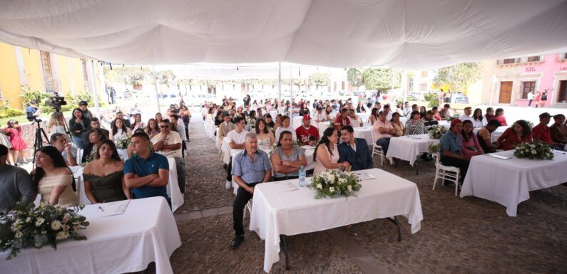 Realizan matrimonio colectivo 68 parejas de laguenses