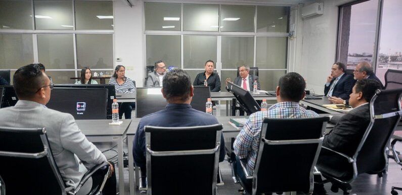 Dialogan autoridades estatales de Seguridad con transportistas de carga pesada
