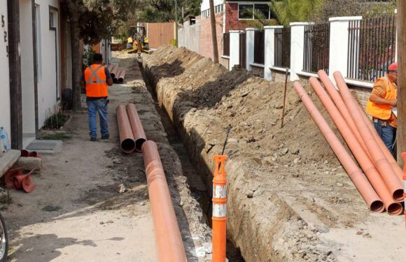 Inician trabajos para mejorar red de drenaje y agua potable en Cañada de Ricos