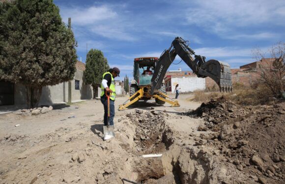 Arranca construcción de red de drenaje y agua potable en Potrero de Fray Ramón