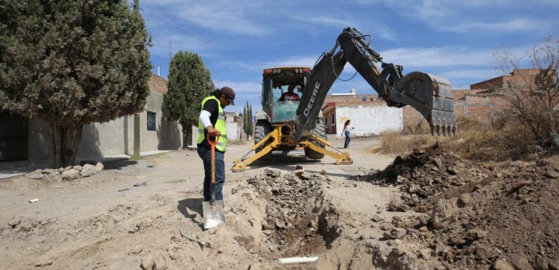Arranca construcción de red de drenaje y agua potable en Potrero de Fray Ramón