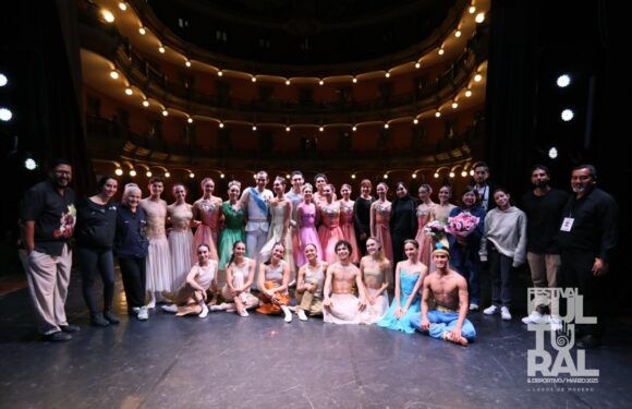 Con lleno total se presenta el Ballet de Jalisco