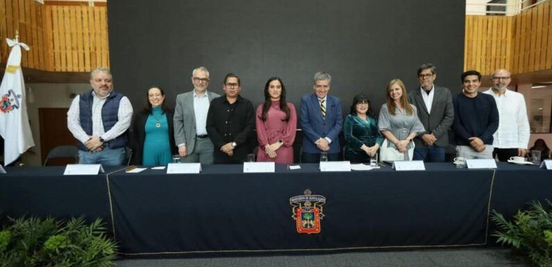 Rinde informe de actividades rectora del CULagos