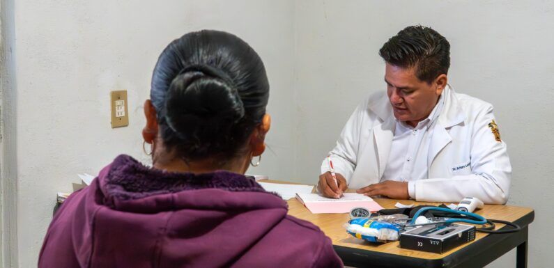 Implementa Gobierno de La Chona el programa «Médico en tu Comunidad «