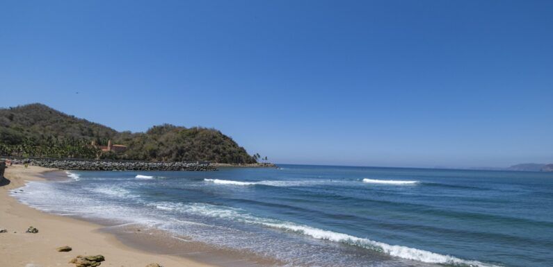 Diez playas de Jalisco son aptas para uso recreativo en Semana Santa y Pascua 2025