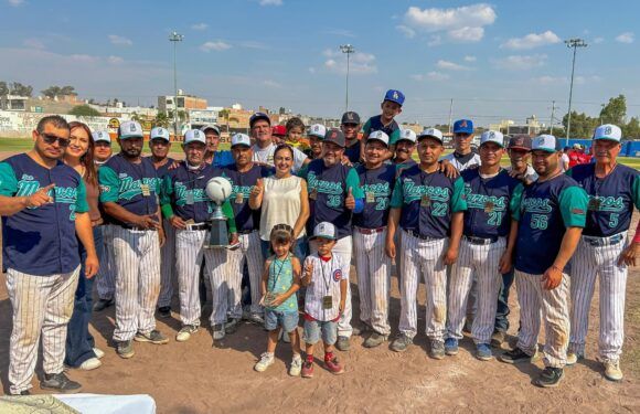 Premian a ganadores de la final de béisbol municipal