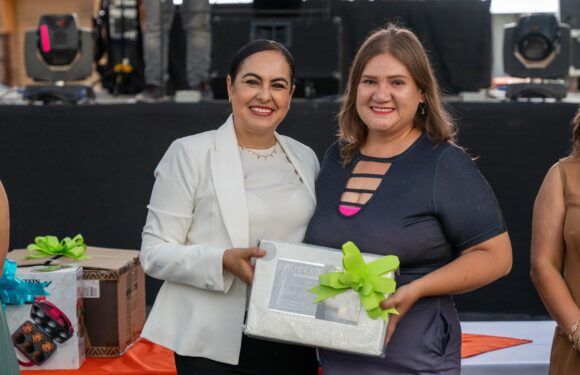 Erika Cuevas festeja a las madres encarnacionenses