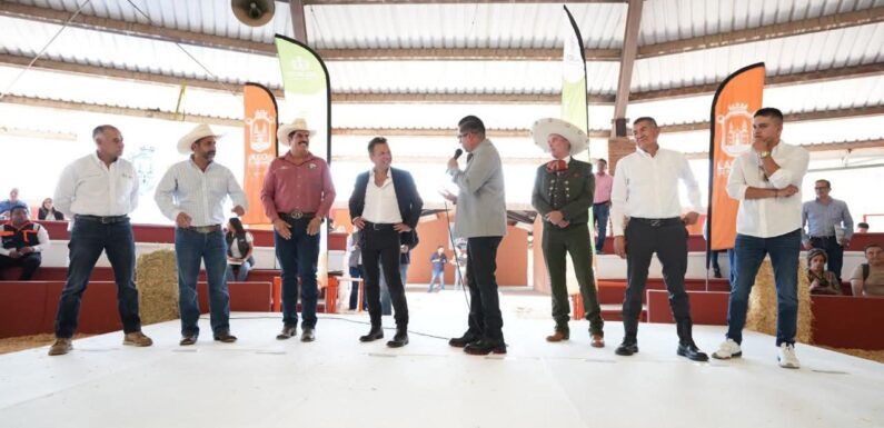 Realiza Pablo Lemus extensa gira de trabajo en Lagos, da el banderazo a importantes obras