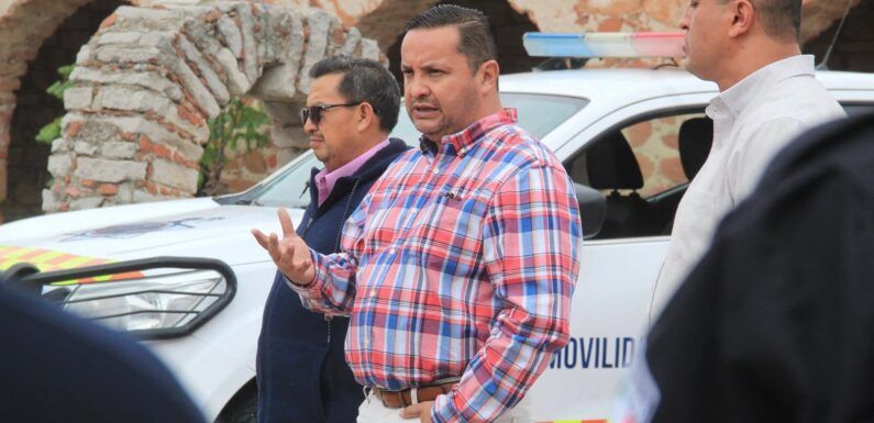 Entrega Juan Carlos Jasso dos patrullas y equipamiento para instituciones de emergencia