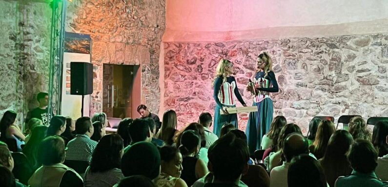 Se presenta con gran éxito la obra «Las Maleconas»