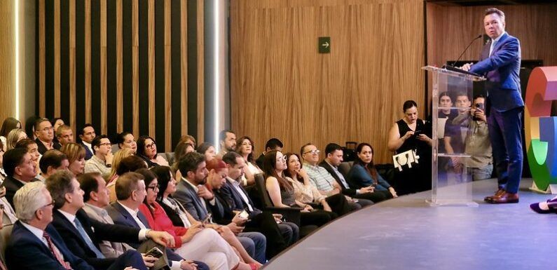 Capacitan a más de mil docentes jaliscienses en el uso de Inteligencia Artificial