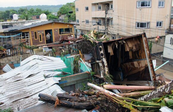 Lentitud del Gobierno de México ante tragedia por intensas lluvias cobró vidas humanas