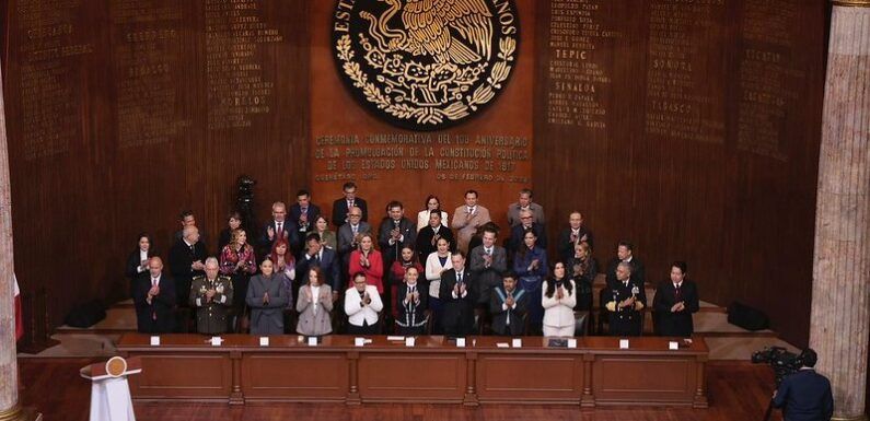 Acude Pablo Lemus Navarro a la conmemoración por la Promulgación de la Constitución de 1917