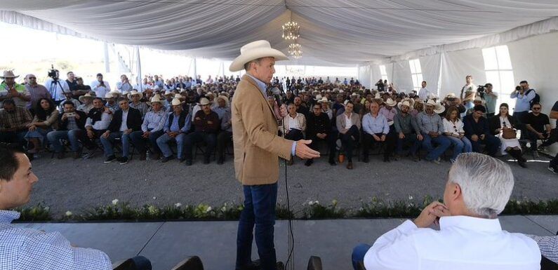 Anuncia Pablo Lemus inversión de 100 millones de pesos para productores lecheros de la Región Altos  
