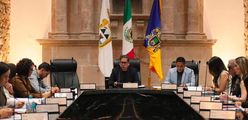Edgar González encabeza sesión en la que el Cabildo avala reformas constitucionales y da continuidad a proyectos de infraestructura
