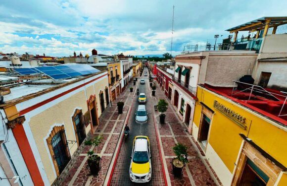 Edgar González impulsa el ocultamiento de cableado en el Centro Histórico de Lagos