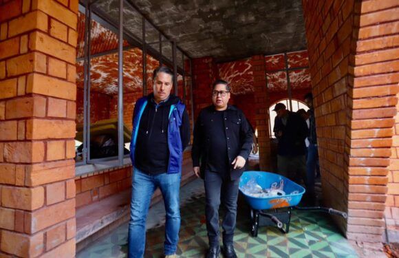 Supervisa Edgar González  avances del Centro Colmena en La Adelita